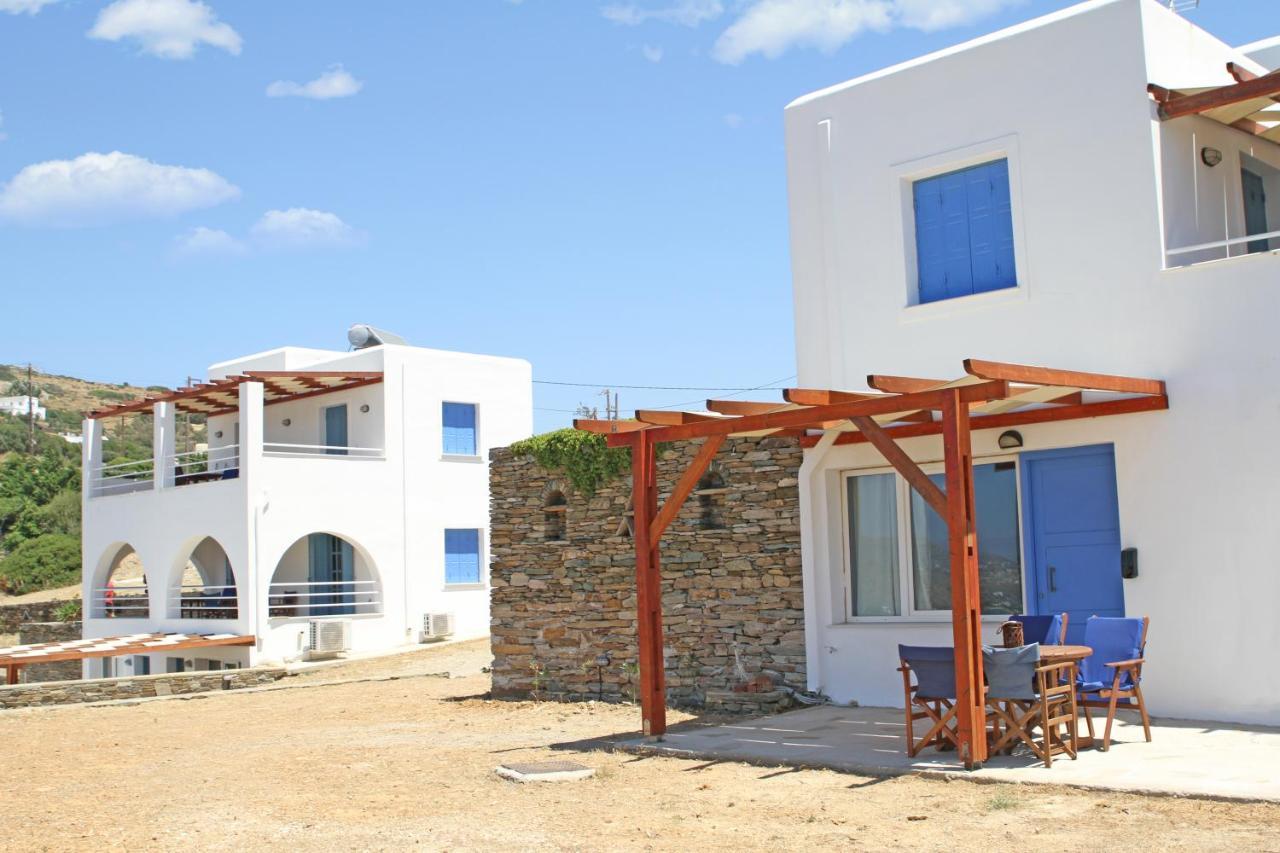 St George Village Batsíon Exterior foto